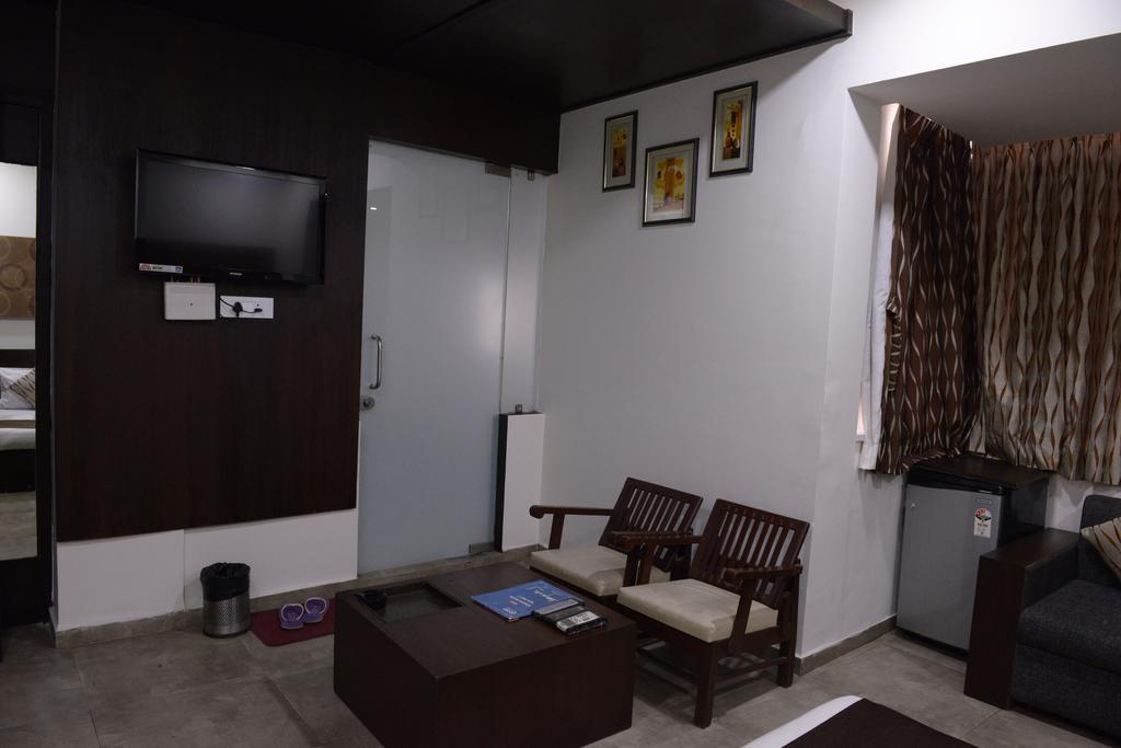 Hotel Palm View Residency Vadodara Exterior photo